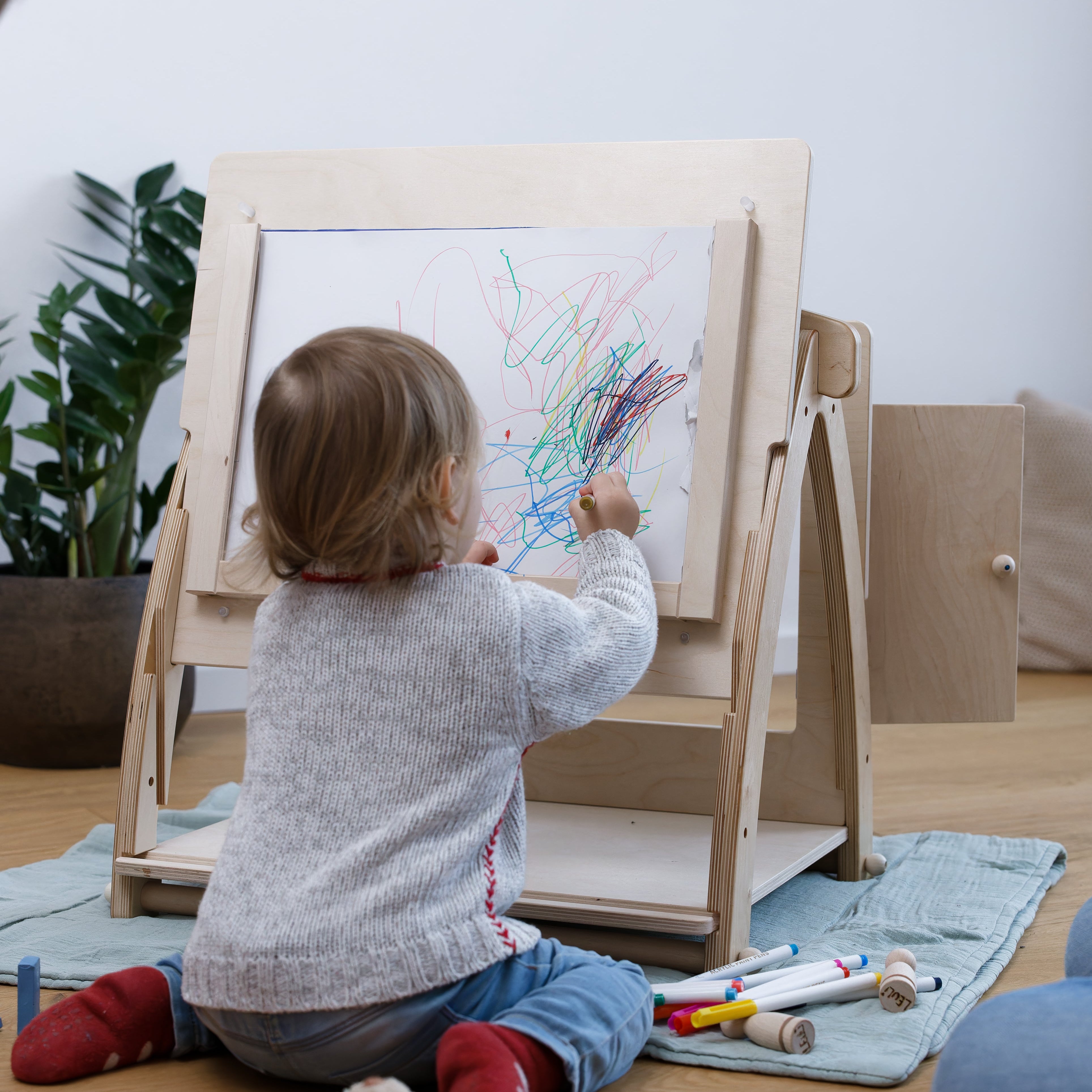 Kind malt Kamishibai Theater